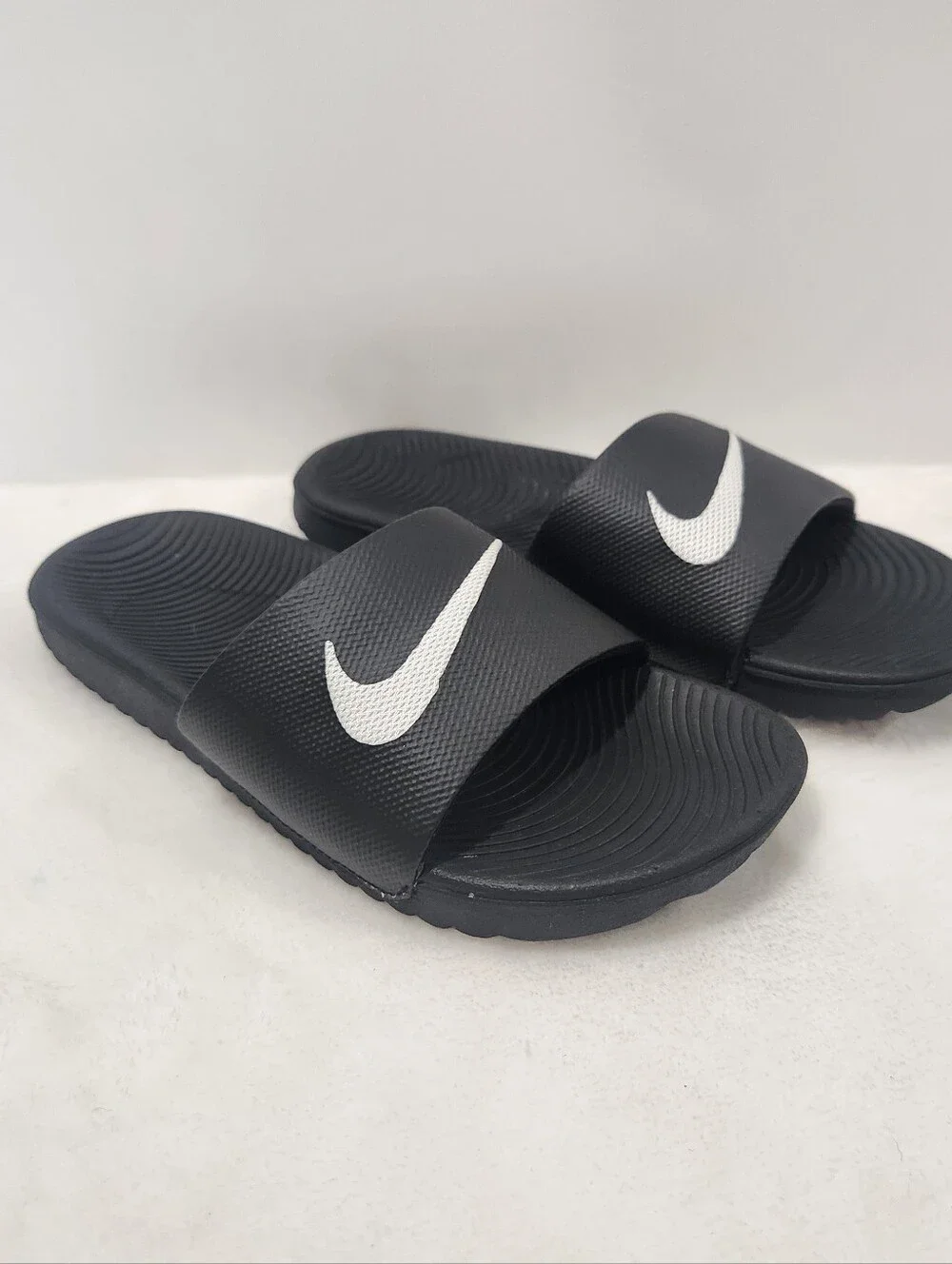 Nike Kawa Black White Slide Sandals Big Kids Size 3Y Unisex